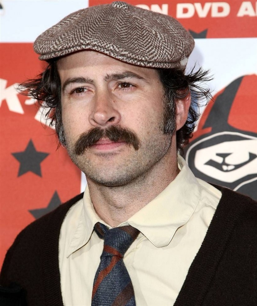 Hulk Hogan y otros bigotes famosos