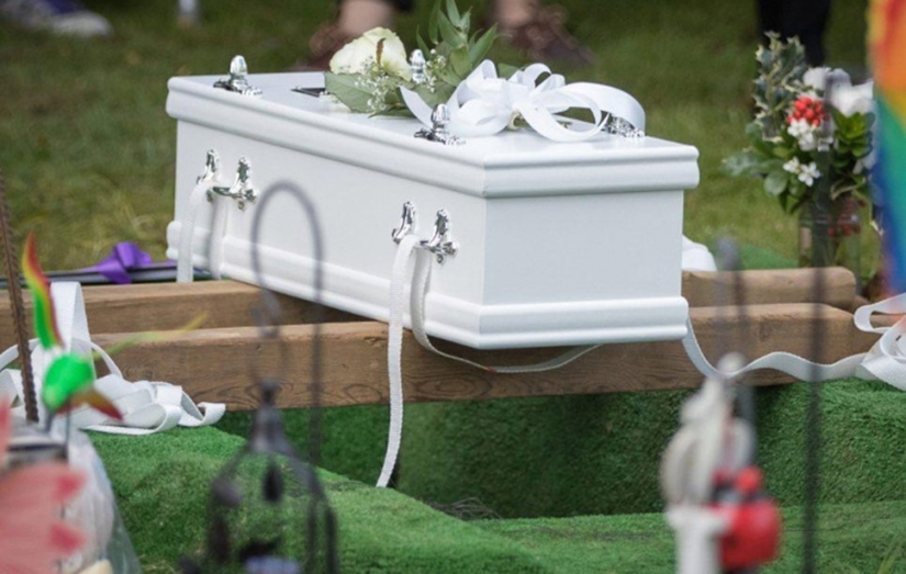 Hundreds of people came to the funeral of an unnamed girl who was abandoned by her mother Hundreds of people came to the funeral of an unnamed girl who was abandoned by her mother