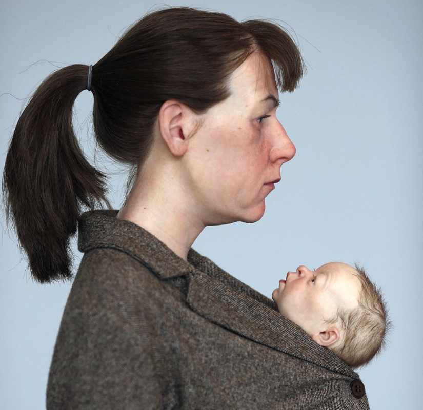 Hyperrealistic sculptures by Ron Mueck