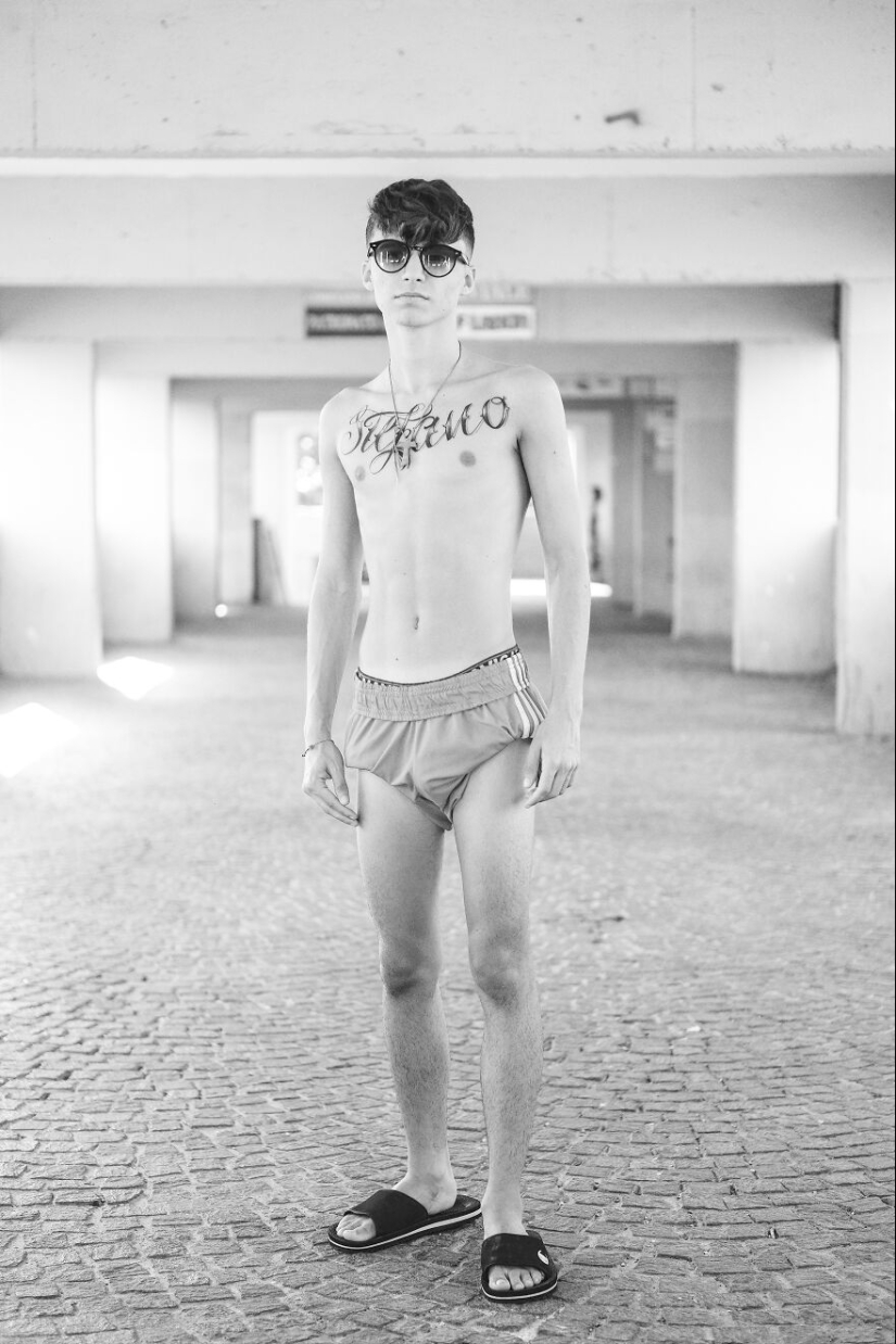 I Spent 6 Weeks In The Infamous Roman Neighborhood Of Corviale And Photographed The Local Youth