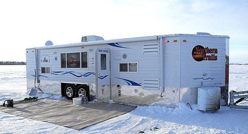 Ice fishing mobile home Ice fishing mobile home