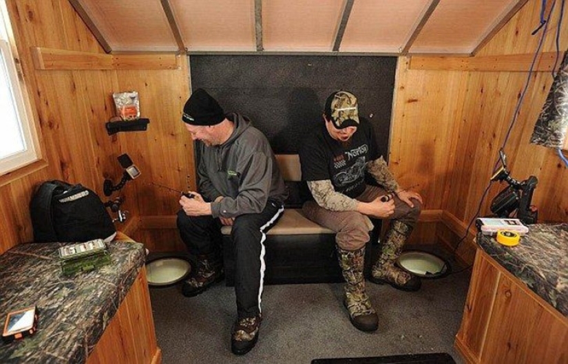 Ice fishing mobile home Ice fishing mobile home