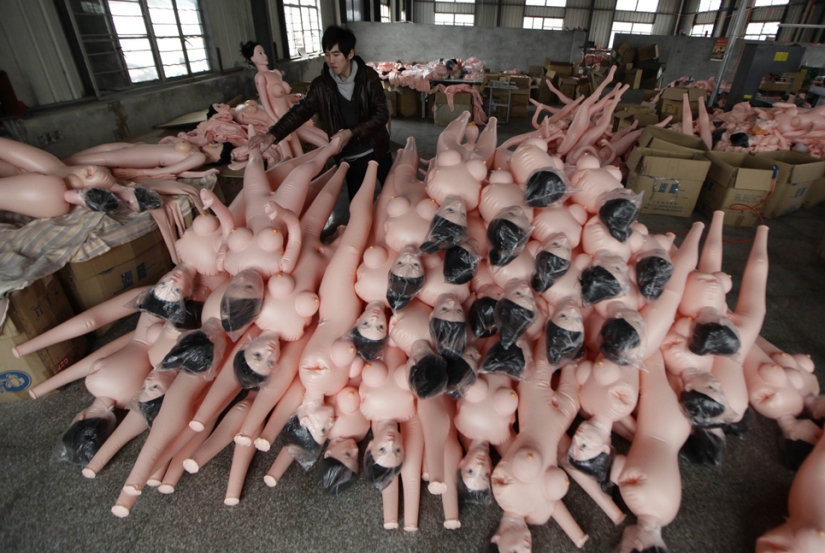 In a Chinese sex doll factory