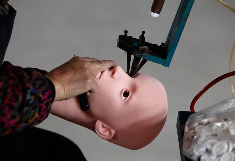 In a Chinese sex doll factory