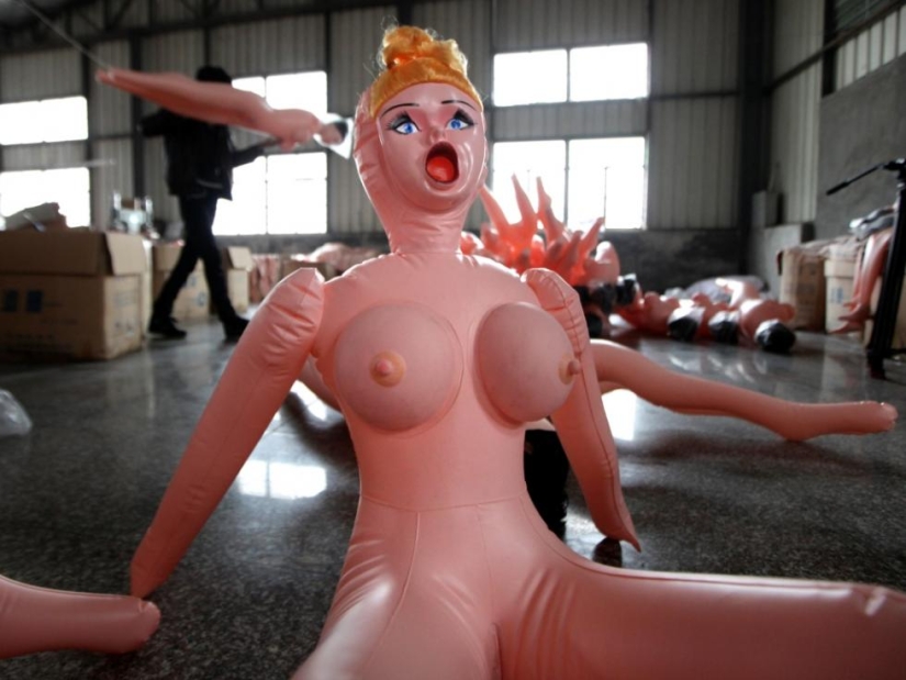 In a Chinese sex doll factory