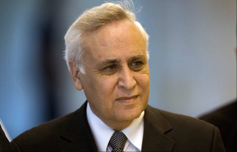 In bed with the President: 5 the most high-profile sex scandals related to politicians
