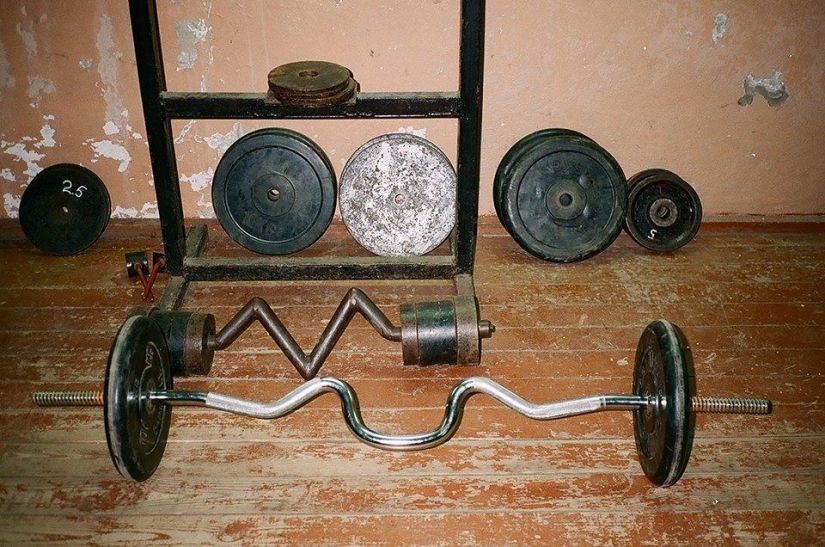 In search of lost time: Basement rocking chairs in Moscow and Lyubertsy
