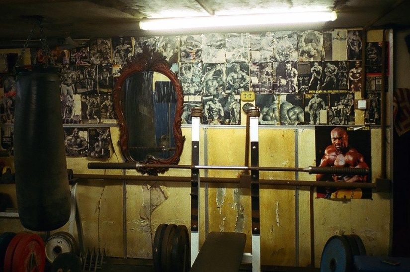 In search of lost time: Basement rocking chairs in Moscow and Lyubertsy