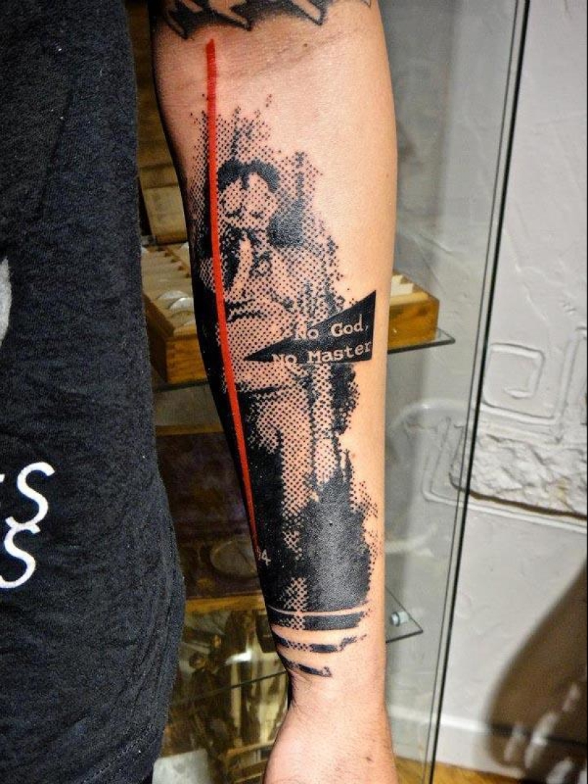 Increíble tatuaje estilo Photoshop