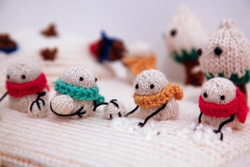 Incredible miniature things knitted and crocheted Incredible miniature things knitted and crocheted