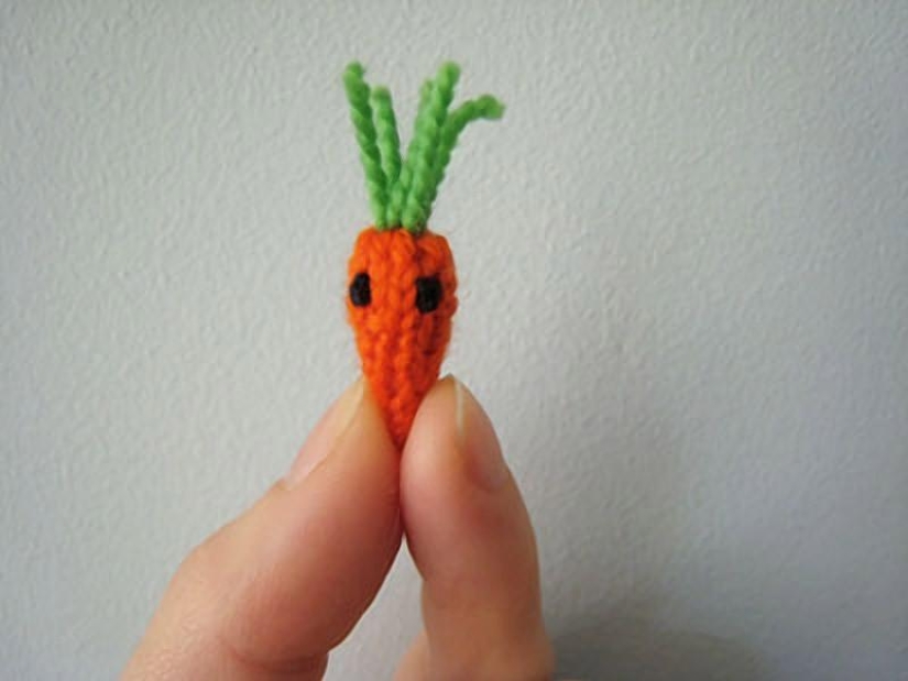 Incredible miniature things knitted and crocheted Incredible miniature things knitted and crocheted