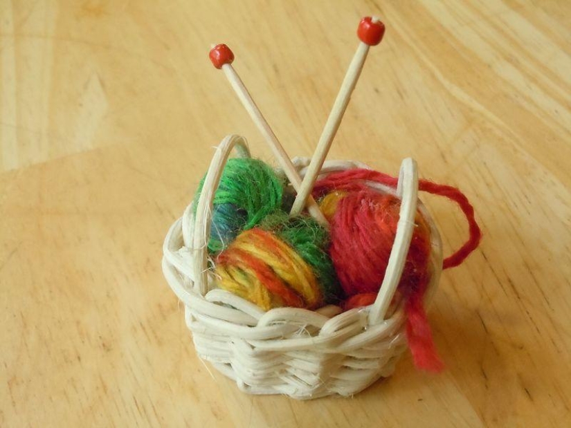 Incredible miniature things knitted and crocheted Incredible miniature things knitted and crocheted