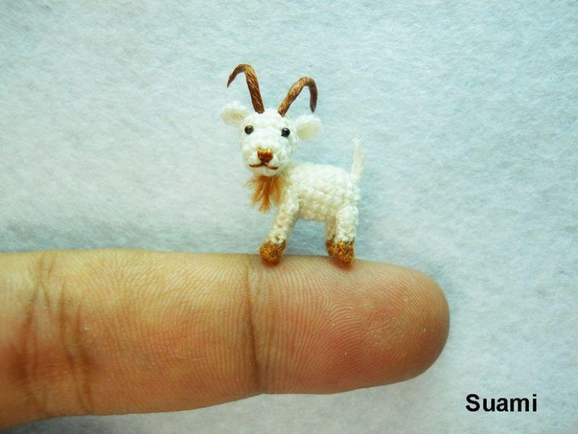 Incredible miniature things knitted and crocheted Incredible miniature things knitted and crocheted
