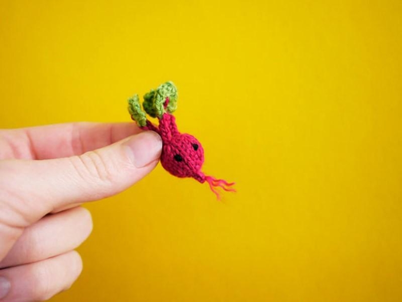 Incredible miniature things knitted and crocheted Incredible miniature things knitted and crocheted
