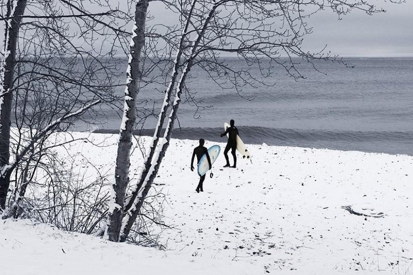 Incredible photos of surfing in a semi-frozen lake
