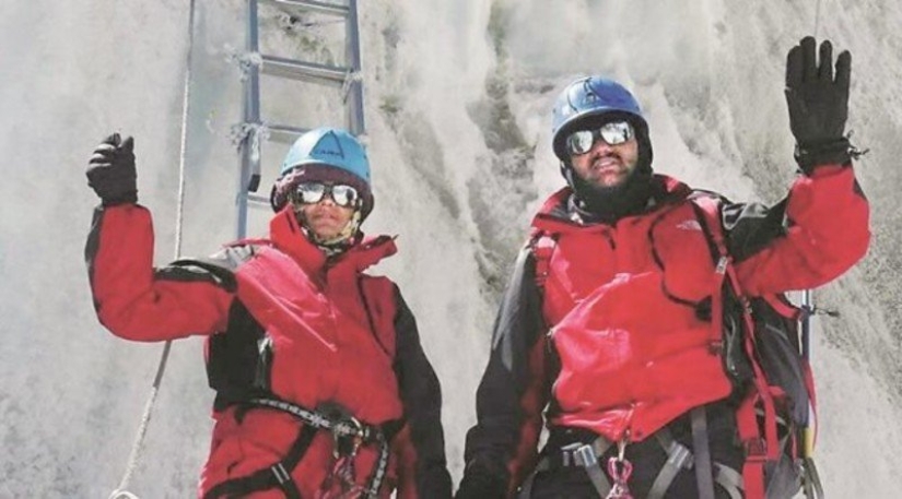 Indian police officers fired for lying about conquering Everest