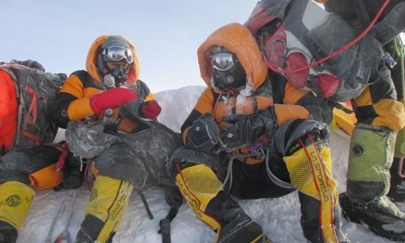 Indian police officers fired for lying about conquering Everest