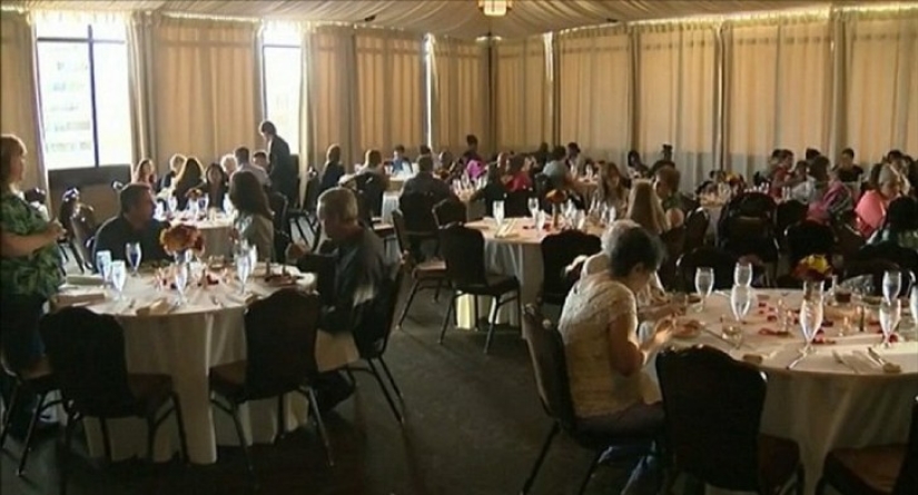 Indigentes se convirtieron en invitados de esta boda valorada en 35 mil dólares por culpa del novio que abandonó a la novia