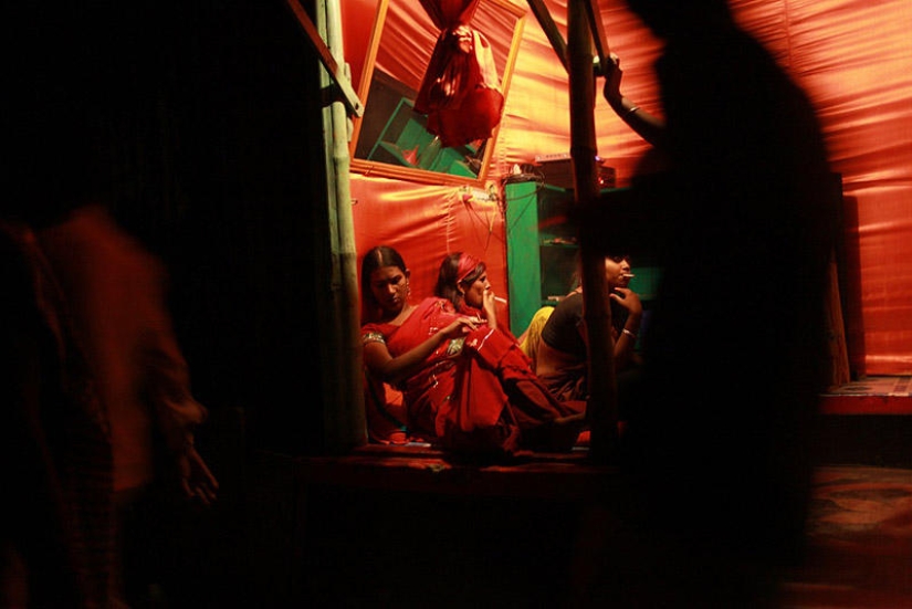 Infancia robada - Niñas prostitutas de Bangladesh Infancia robada - Niñas prostitutas de Bangladesh