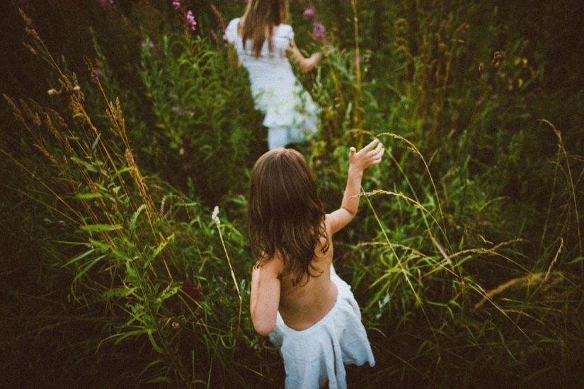 Infancia traviesa en el campo