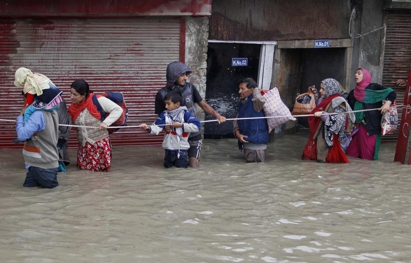 Inundaciones devastadoras en India y Pakistán Inundaciones devastadoras en India y Pakistán