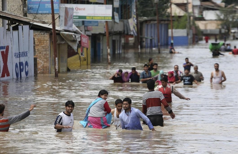 Inundaciones devastadoras en India y Pakistán Inundaciones devastadoras en India y Pakistán