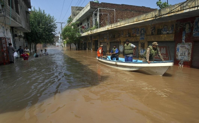 Inundaciones devastadoras en India y Pakistán Inundaciones devastadoras en India y Pakistán