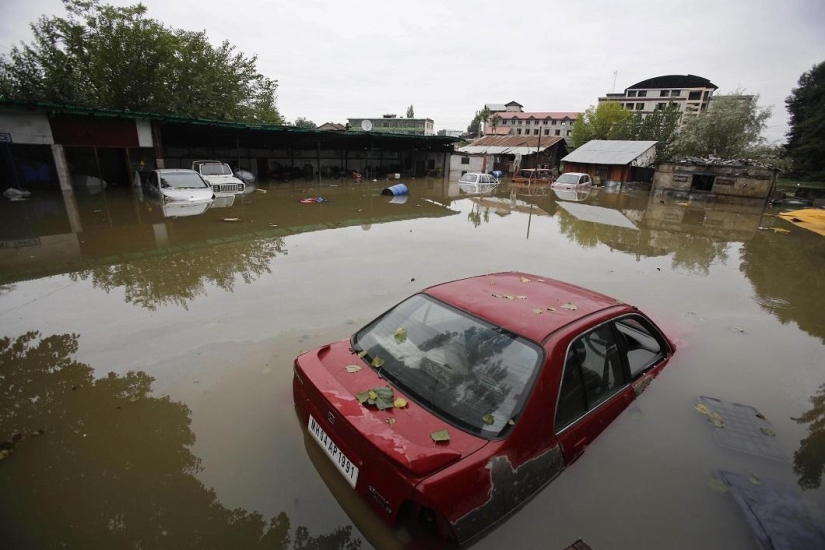 Inundaciones devastadoras en India y Pakistán Inundaciones devastadoras en India y Pakistán