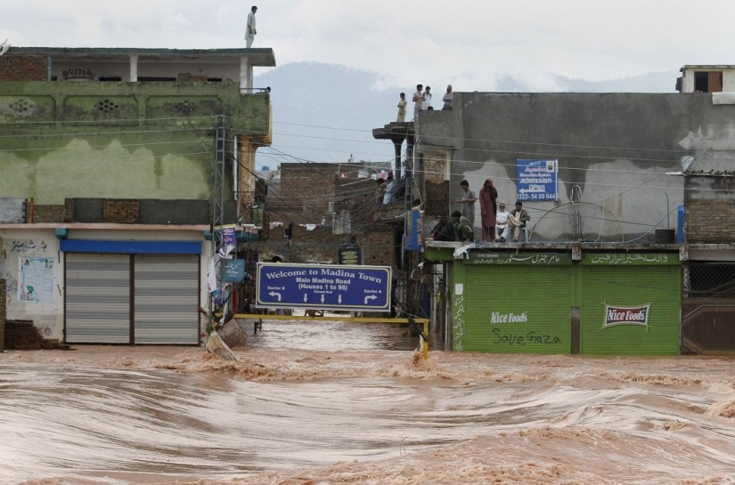 Inundaciones devastadoras en India y Pakistán Inundaciones devastadoras en India y Pakistán