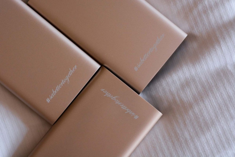 Investigación digital: una chica de una startup obligó a los invitados a su boda a tomarse selfies y sentarse en las redes sociales Investigación digital: una chica de una startup obligó a los invitados a su boda a tomarse selfies y sentarse en las redes sociales