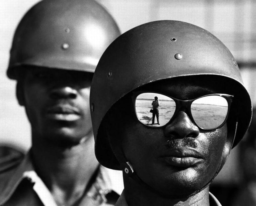 Ironic photographs by Elliott Erwitt