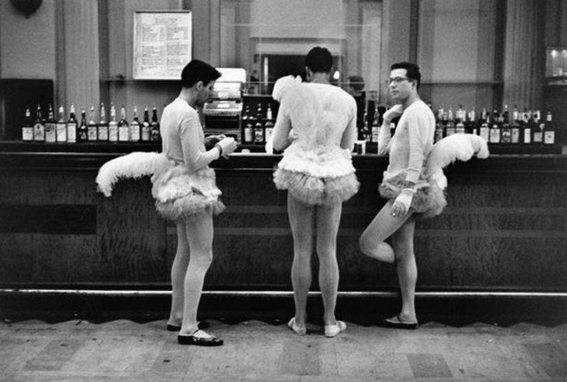 Ironic photographs by Elliott Erwitt