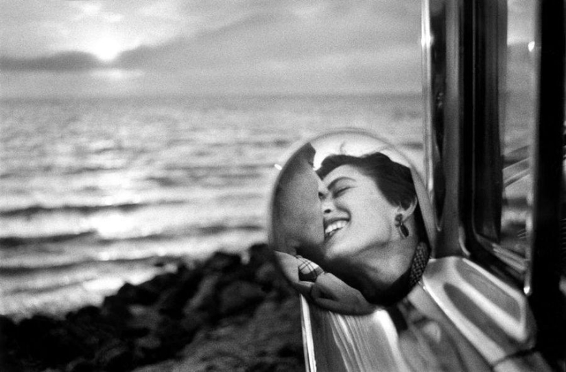 Ironic photographs by Elliott Erwitt