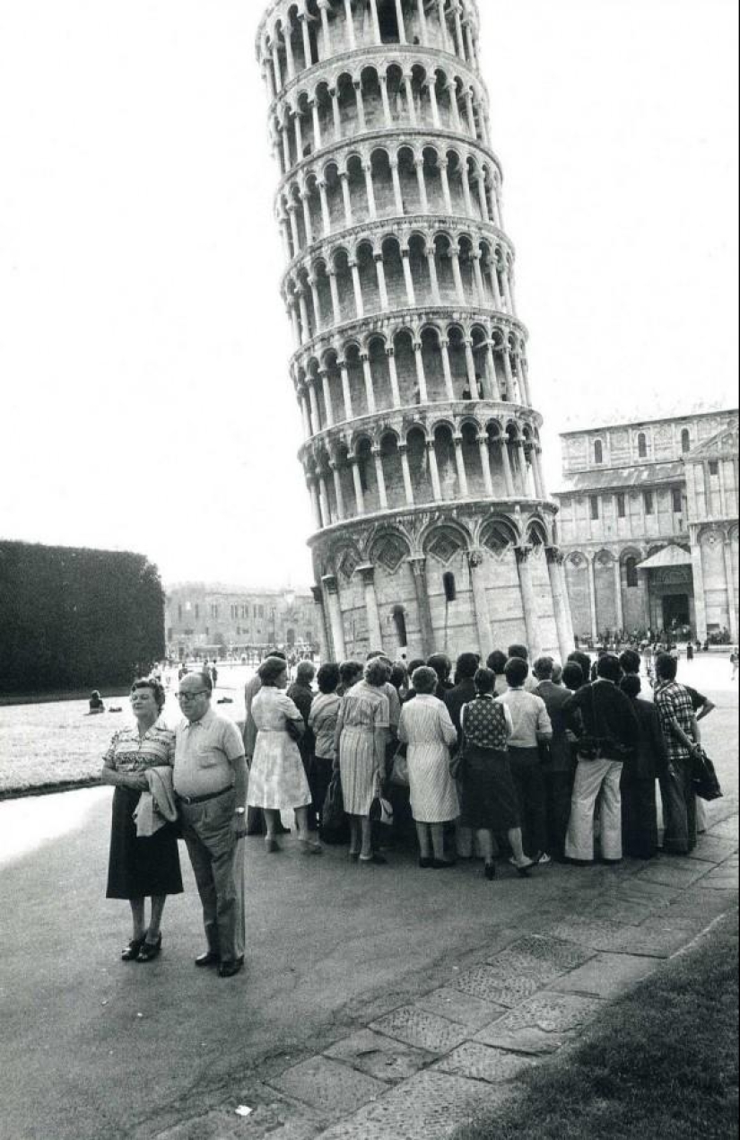 Ironic photographs by Elliott Erwitt