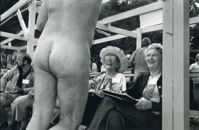 Ironic photographs by Elliott Erwitt