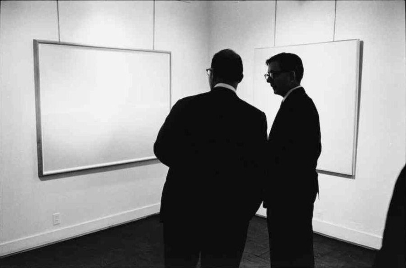 Ironic photographs by Elliott Erwitt
