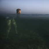 It&#39;s all about the angle: 12 strange photos that you have to look twice