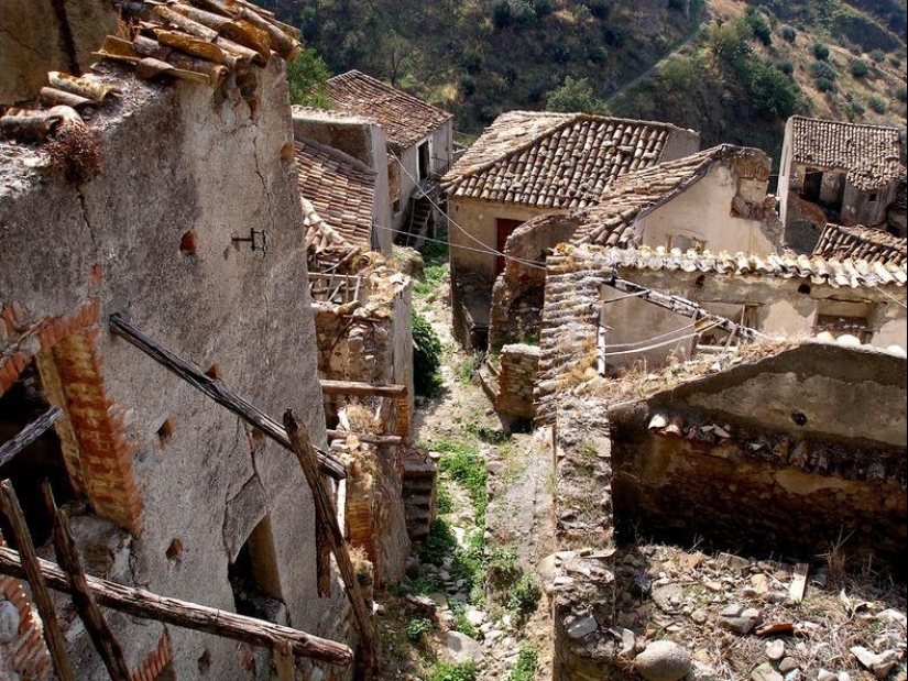 Italian ghost towns