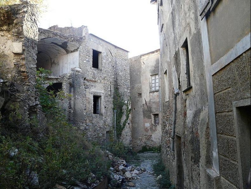 Italian ghost towns