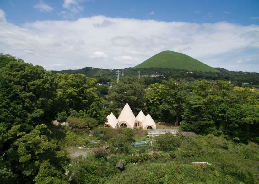 Japanese architect built a dream house for retired businessmen