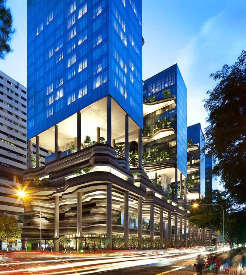 Jardín único en la fachada de un hotel en Singapur. Jardín único en la fachada de un hotel en Singapur.