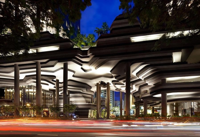 Jardín único en la fachada de un hotel en Singapur. Jardín único en la fachada de un hotel en Singapur.