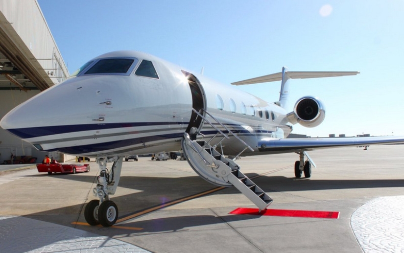 Johnny Depp will teach you how to spend $2 million a month