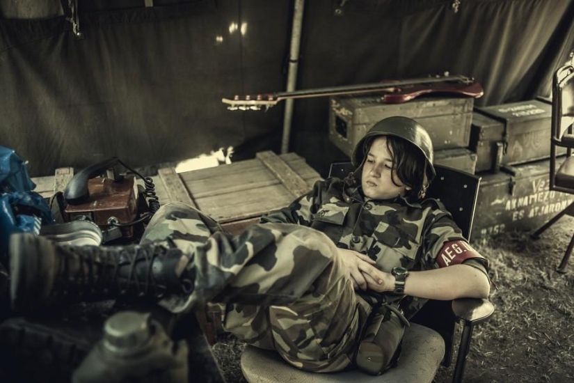 Jóvenes patriotas húngaros en un campamento militar