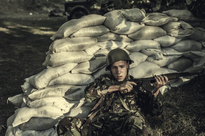 Jóvenes patriotas húngaros en un campamento militar