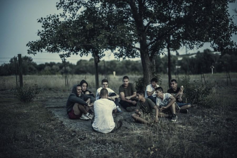 Jóvenes patriotas húngaros en un campamento militar