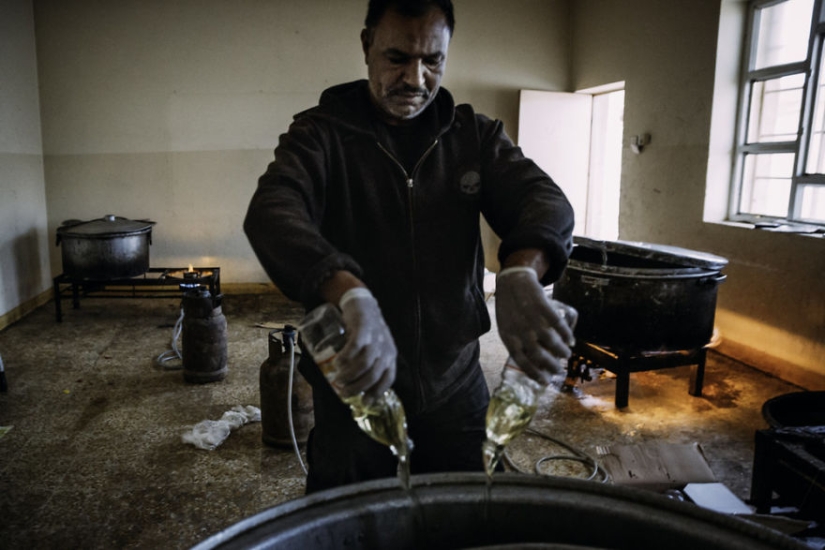 Kill or be killed: action-packed footage of the anti-terrorist operation in Iraq