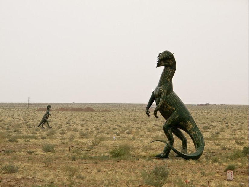 Kissing dinosaurs of Eren Hot in China Kissing dinosaurs of Eren Hot in China