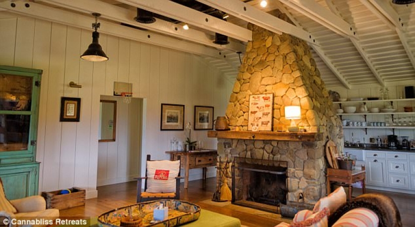 "Konoplayf": se ha abierto en Estados Unidos un centro de "yoga psicodélico" con marihuana "Konoplayf": se ha abierto en Estados Unidos un centro de "yoga psicodélico" con marihuana