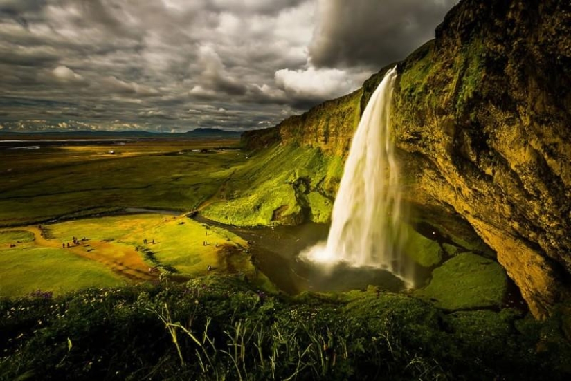 La belleza de las cascadas de Islandia en fotografías